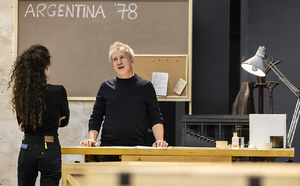 "Portrait de l'artiste après sa mort (France 41 - Argentine 78)" Enquête sur des disparitions en temps de dictatures…