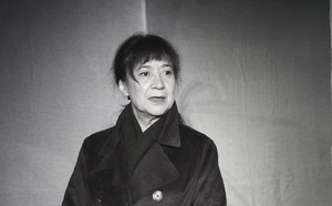 "Mère Morte" explore avec délicatesse et intensité les blessures inguérissables du viol d'enfant et du déni de mère