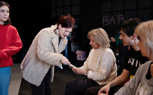 Plus que de l'immersion, Anne-Sophie Turion réalise une création collective et individuelle, en action avec "La même chose mais pas tout à fait pareille"