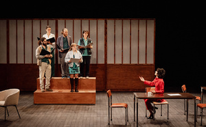 Au Festival Première Fois de Blois, "Menace Chorale"… Sous des airs innocents, la manipulation insidieuse des esprits par l'extrême droite