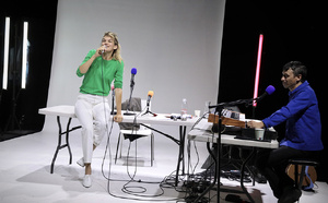 •Off 2026• En s'approchant au plus près de Barbara, Marie-Sophie Ferdane et Olivier Marguerit dressent, avec "Barbara (par Barbara)", un portrait intime et musical peu conventionnel