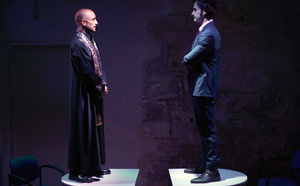 •Off 2026• "La Guerre de Troie n'aura pas lieu" Quand les forces vives du théâtre agissent bien brillamment en écho avec notre monde comme il va