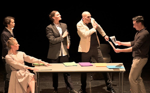 •Off 2026• "Attention ne pas plier" L'administration vue en un burlesque muet, mais formidablement expressif