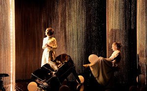 "Lumières, lumières, lumières" Une adaptation habile et délicate du beau roman de Virginia Woolf "Vers le phare", entre présent et passé, mémoire et songe…