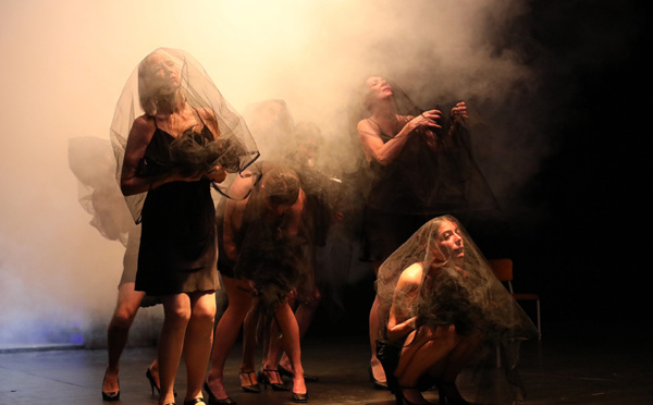 "La Porte d'Ensor" Dans une forme d'imaginaire plastique et théâtral, dévoiler la dramaturgie inhérente à toute œuvre picturale