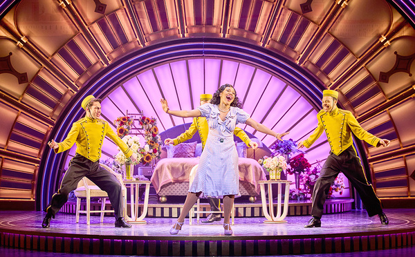 "Top Hat" Comédie musicale portée par Philip Attmore et Nicole-Lily Baisden dans une trame policée en écho au mode de vie américain de l'époque