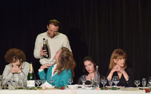 •Off 2026• "Festin" Un huis clos improvisé au réalisme cru mais nécessaire